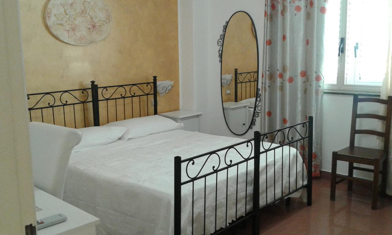 Pensione S. Antonio Ristorante Silvia Furci Siculo Exterior foto